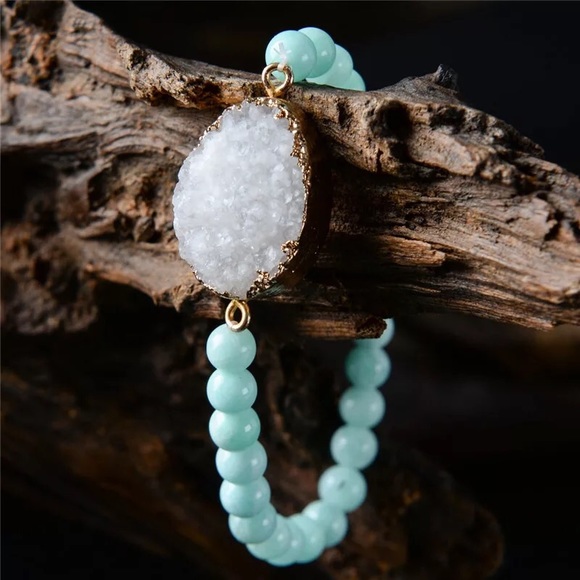 Anthropologie Jewelry - Gorgeous Druzy Anthropologie bracelet💚💫